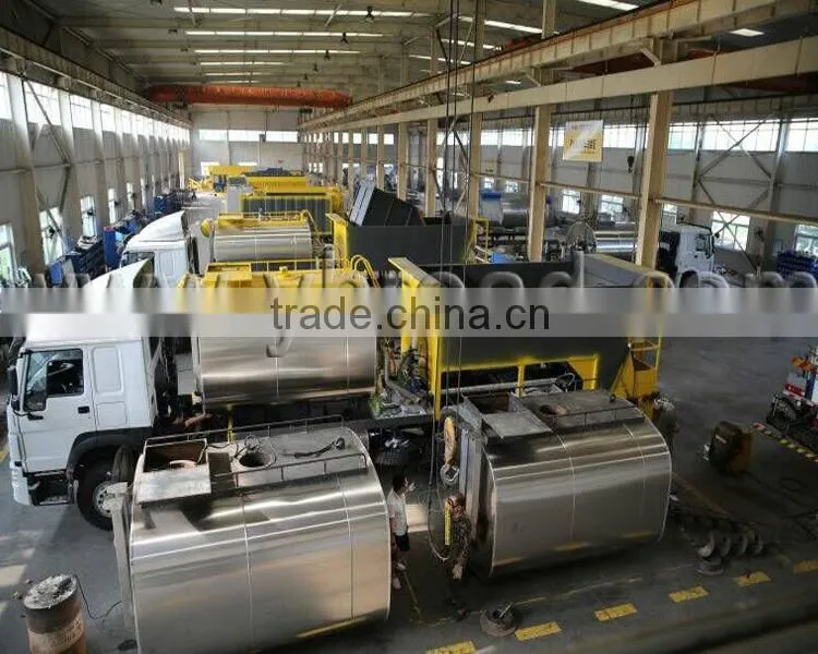 Road machines synchronous chip sealer