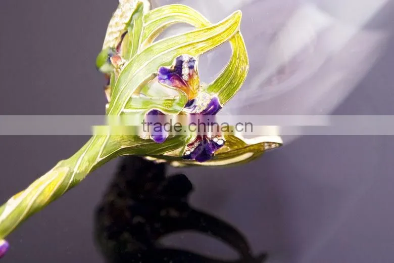 Iris Flower Design Wine Goblet