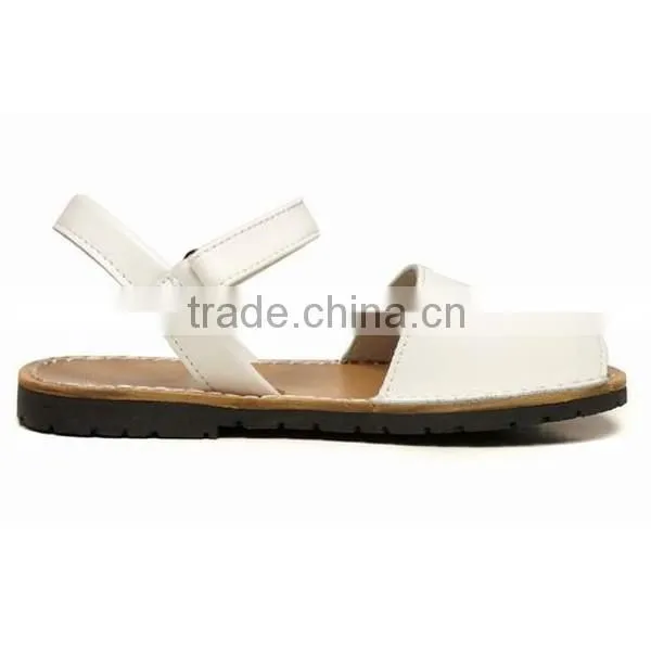 2016 Summer Peep Toe Kids White Sandals with Flat Feet