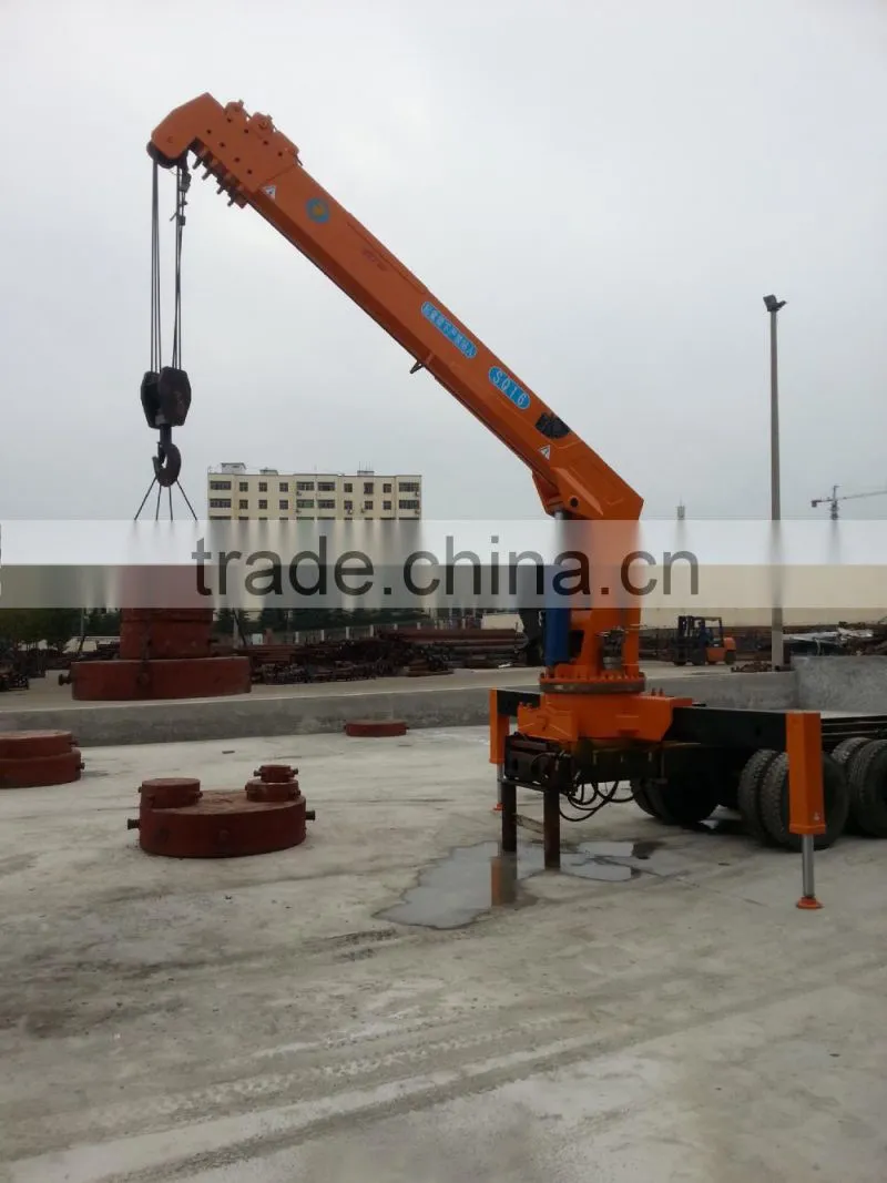 hand operated lifting equipment on truck, Model No.:SQ16S5, 16ton truck crane with telescopic booms.