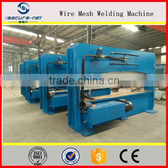 Welded wire mesh bending machine