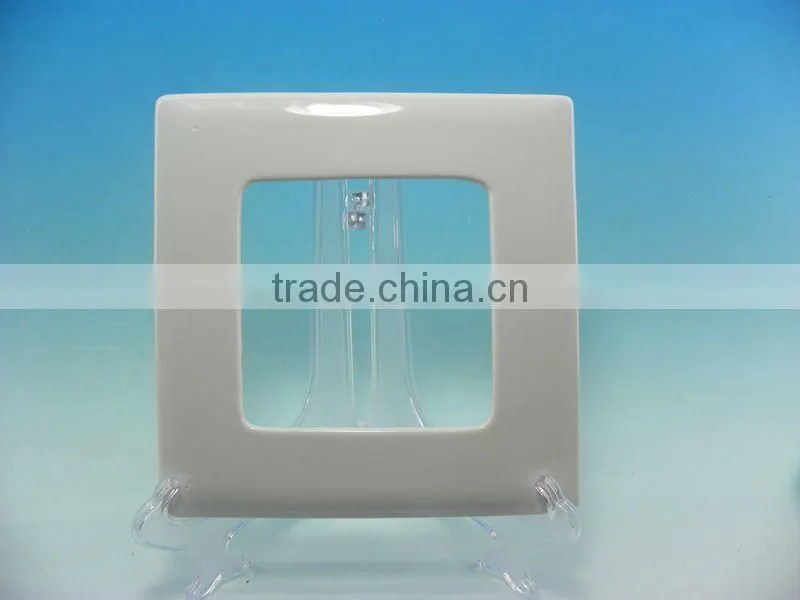 WHITE CERAMIC PHOTO FRAME