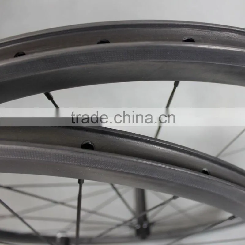 2015 700C carbon fiber clincher wide 23mm road bike wheelset with Basalt brake surface