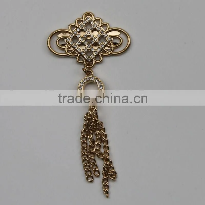 Chinese knot zinc alloy custom rhinestone cheap crystal metal flower brooch