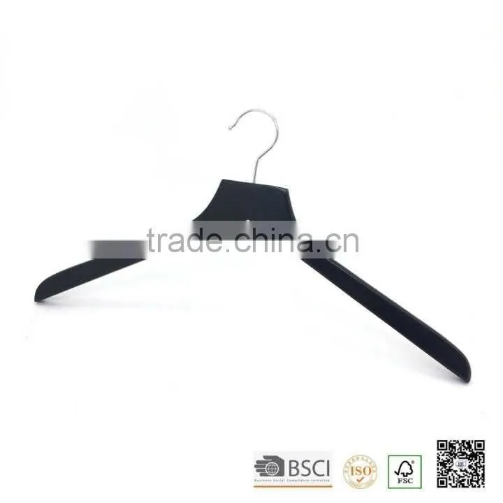 High quality black wood shirt hanger, shirt hanger, wood shirt hanger, flat shirt wooden hanger