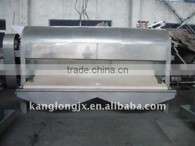 Horsebean shelling machine