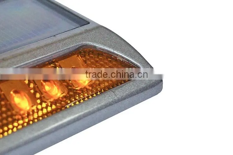Small MOQ strong reflective effect solar led road stud