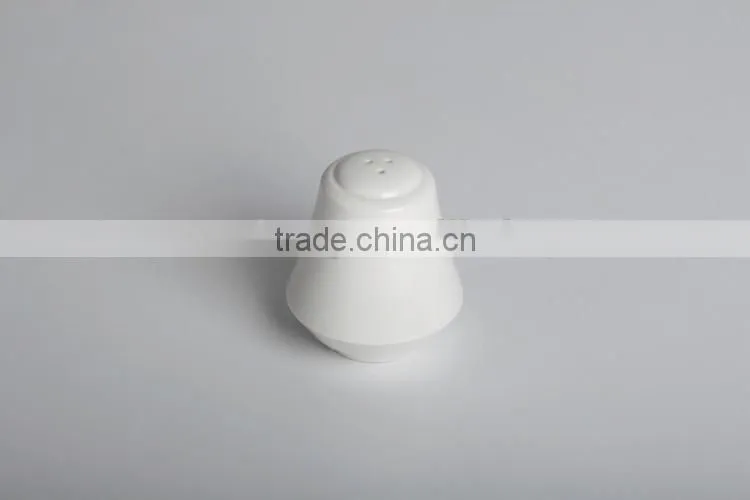 white durable ceramic salt & pepper shaker