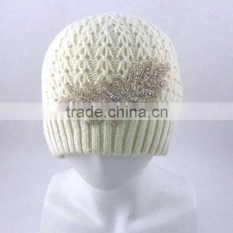 WL-135 100%Acrylic white crochet winter ladies's knit caps and beanies