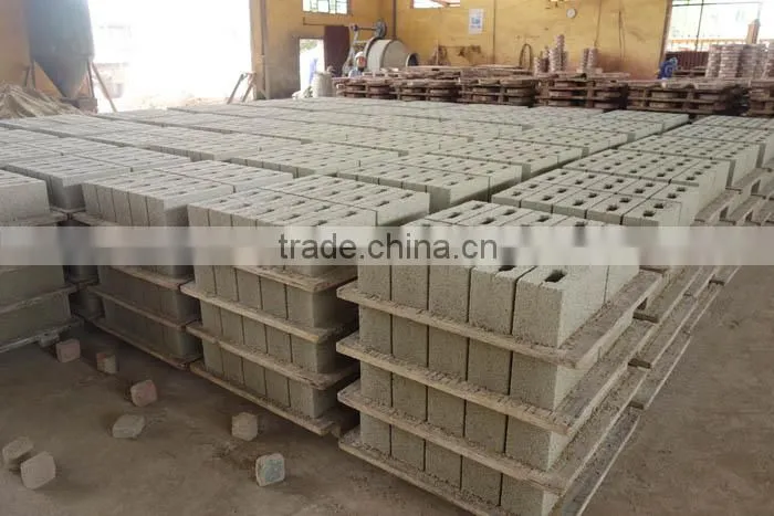 Lowest price QTJ5-20 automatic hollow block making machine price