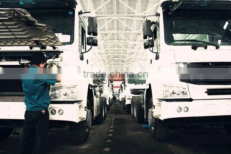 Sinotruk HOWO 8x4 Hook lift garbage truck for sale