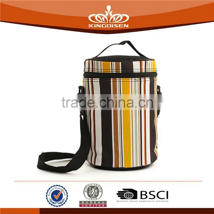 Small insulated cooler bag with zipper