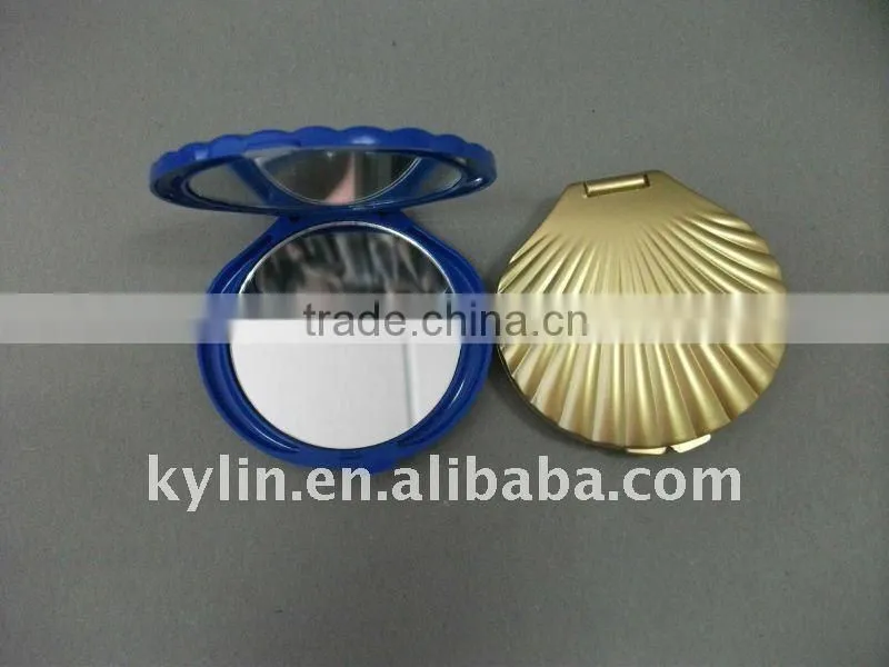 Buckles square of plastic cosmetic mirror