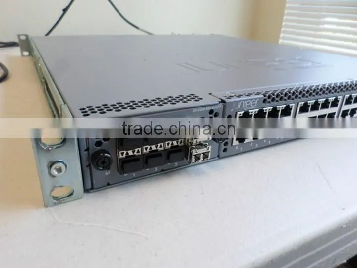 EX4550-32F-AFO EX4550, 32-port 1/10GbE SFP+ converged switch, 650 W AC PS, port side to PSU side airflow