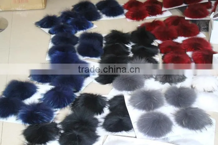 Logo design accept woman winter warm plush thicken winter beanie knit hat with fur poms