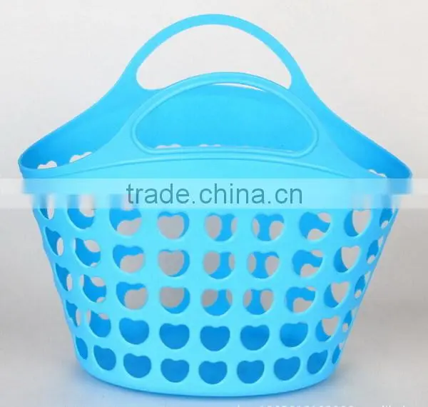 Plastic baskets with handles