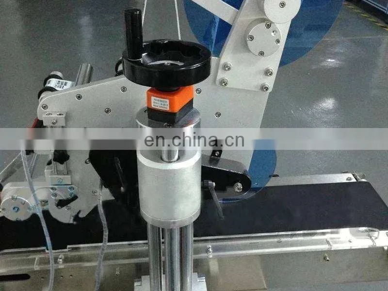Automatic double side labeling machine for round or flat bottles boxes high quality