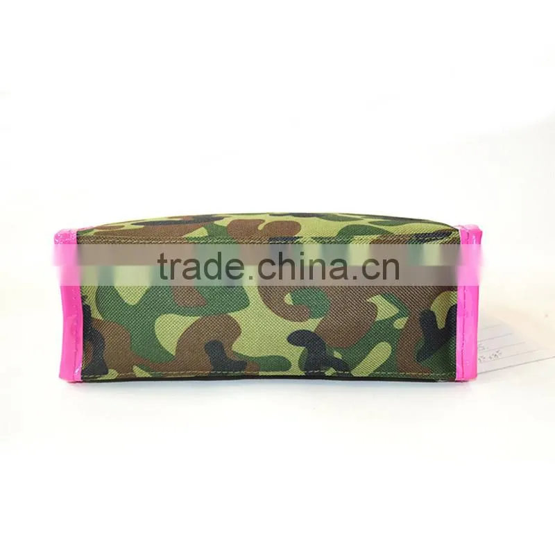Custom fashionable camo cosmetic bags makeup organizer outdoor travel bags for women