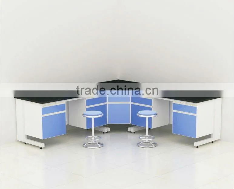Laboratory corner table