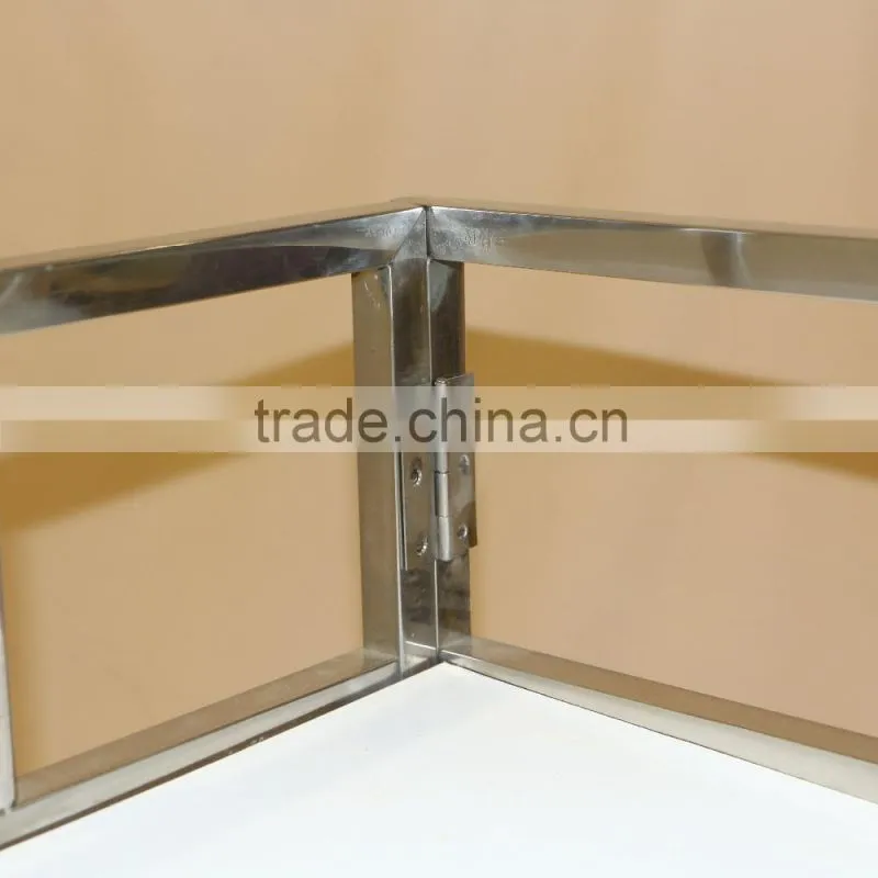 Movable platform metal display stand