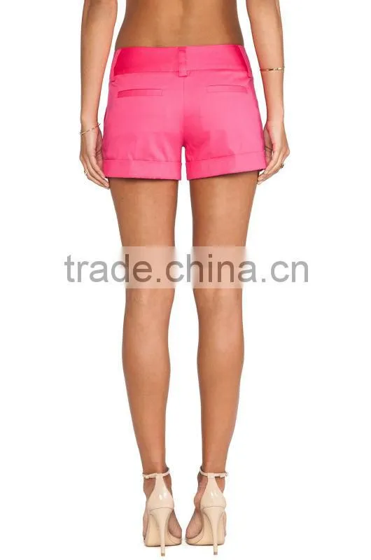 Pictures of women in short shorts
