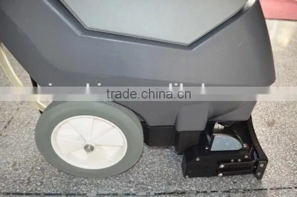 Efficient carpet extractor machine