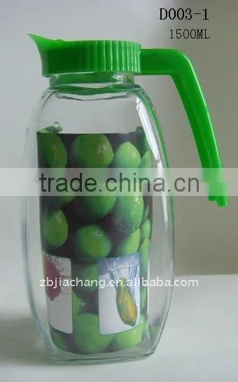 square glass beverage jar with plastic lid