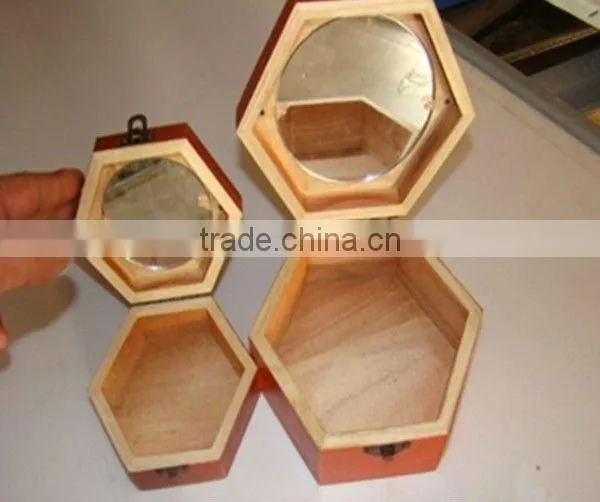 convenient wooden dressing case