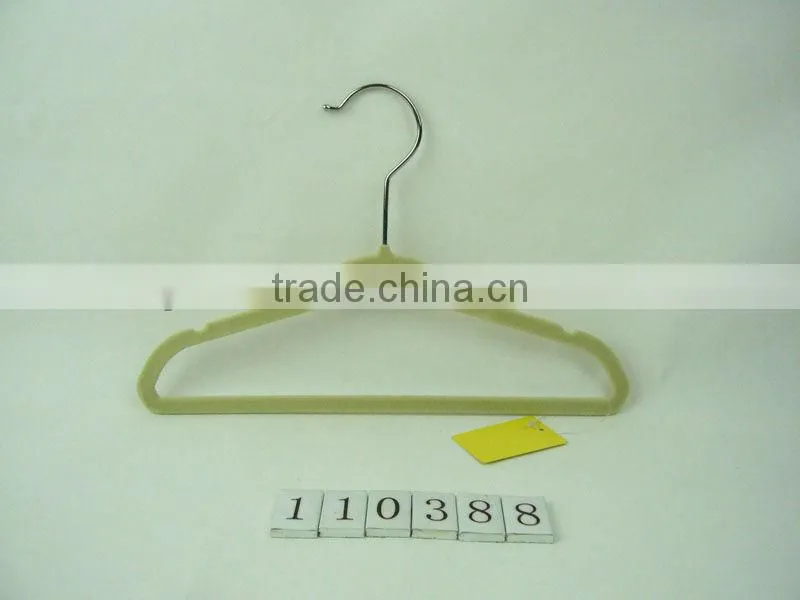 Magic non-slip soft touch velvet hanger for children