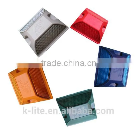 Plastic road stud yellow color lens