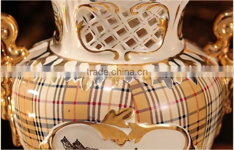 Hollow-out original design European porcelain home decor vase