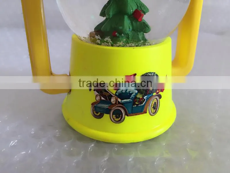 Yellow 2015 Hot Sale 45mm Polyresin Led Christmas Tree Water Globe Latern Design
