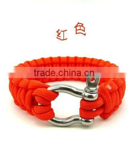 Fashion paracord survival bracelet uses