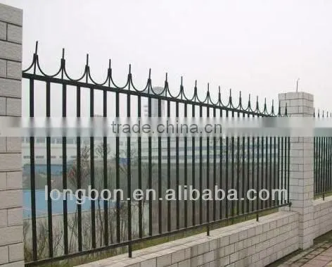 2015 Top-selling hand forged exterior iron fence