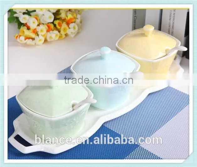 relief design ceramic seasoning pot set with lid and plate