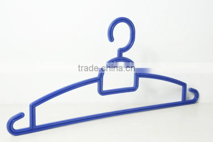 plastic expandable clothes hanger