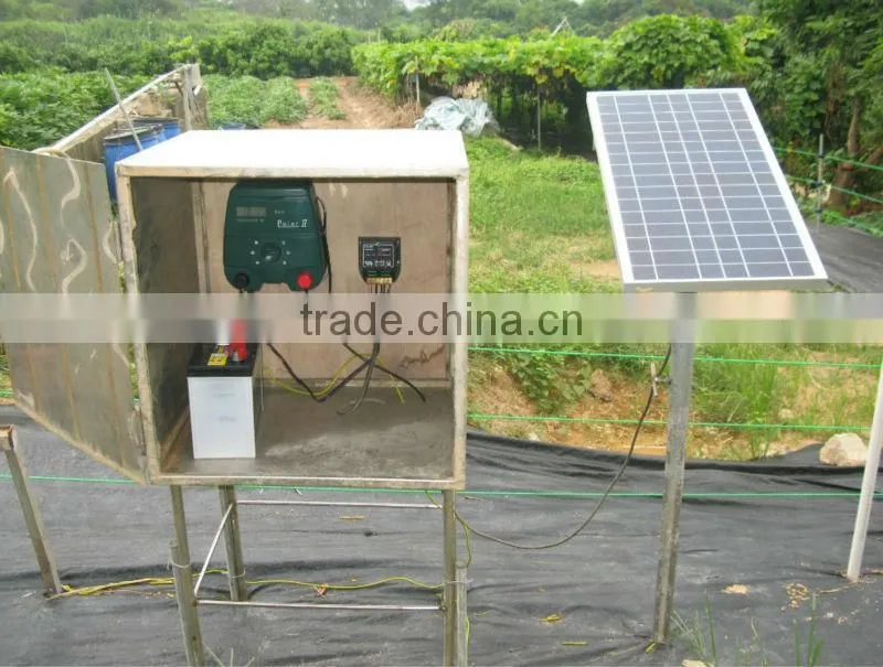 Solar fence panel for electric fence energiser