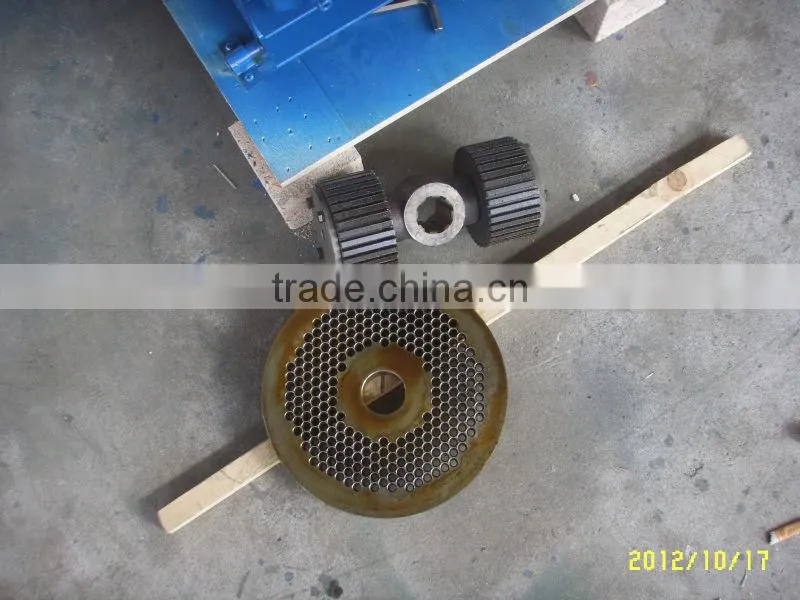 MKL225 flat die wood pellet machine with roller driven