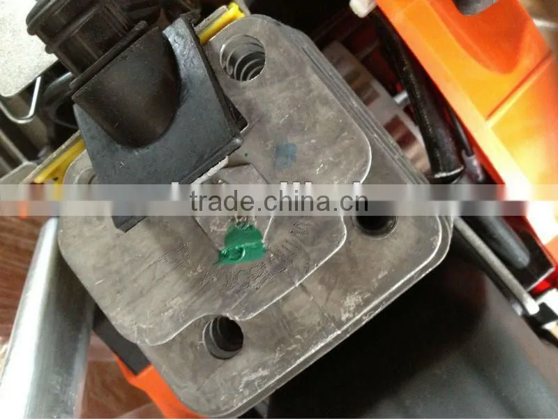 61cc gas powered chain saw with oil pump and visible fuel level