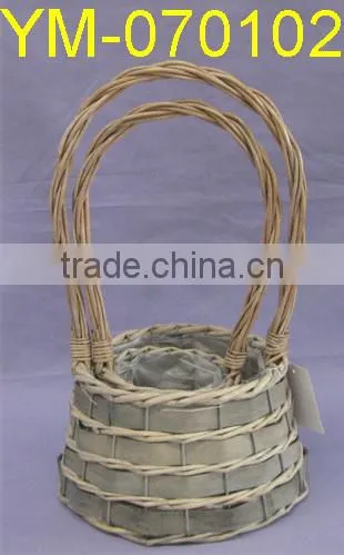 Beautiful Willow Gift Basket With Liner