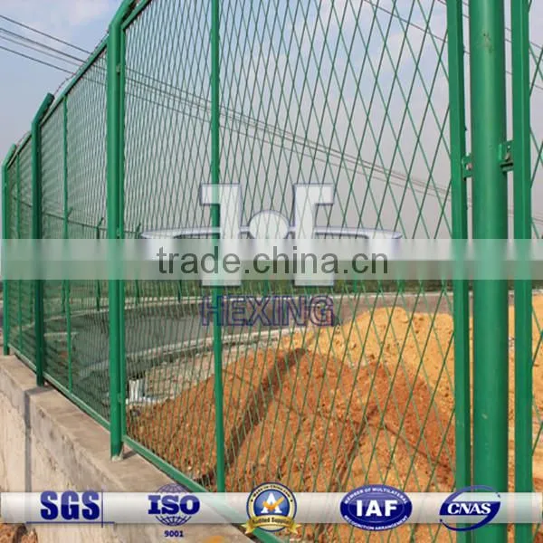 Diamond Hole Expanded Mesh Fence