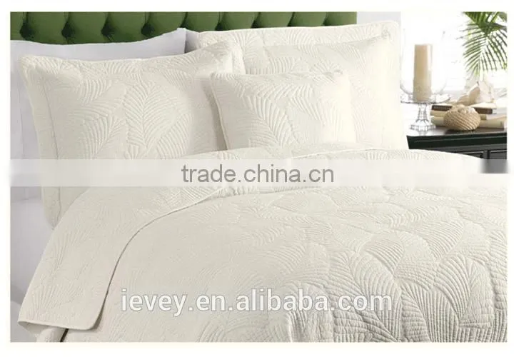 Factory outlet top quality cheap reactive printed plain white cotton quilted bedspread
