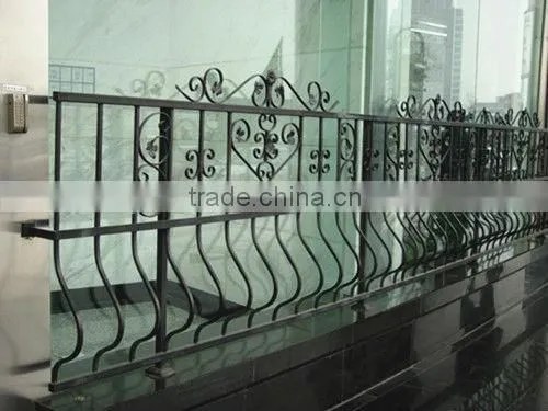 2015 Top-selling outdoor artistic iron gate fence