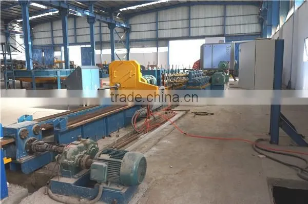 Straight line welded pipe making machine