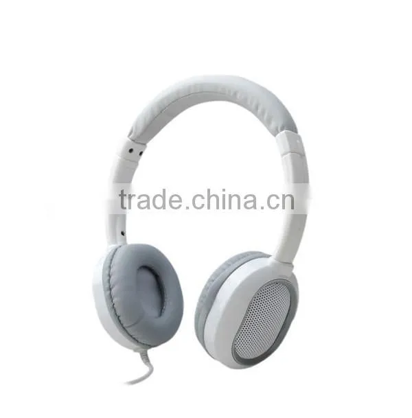 Fashion Stereo Metal Over-ear Headphone with 3.5mm connector
