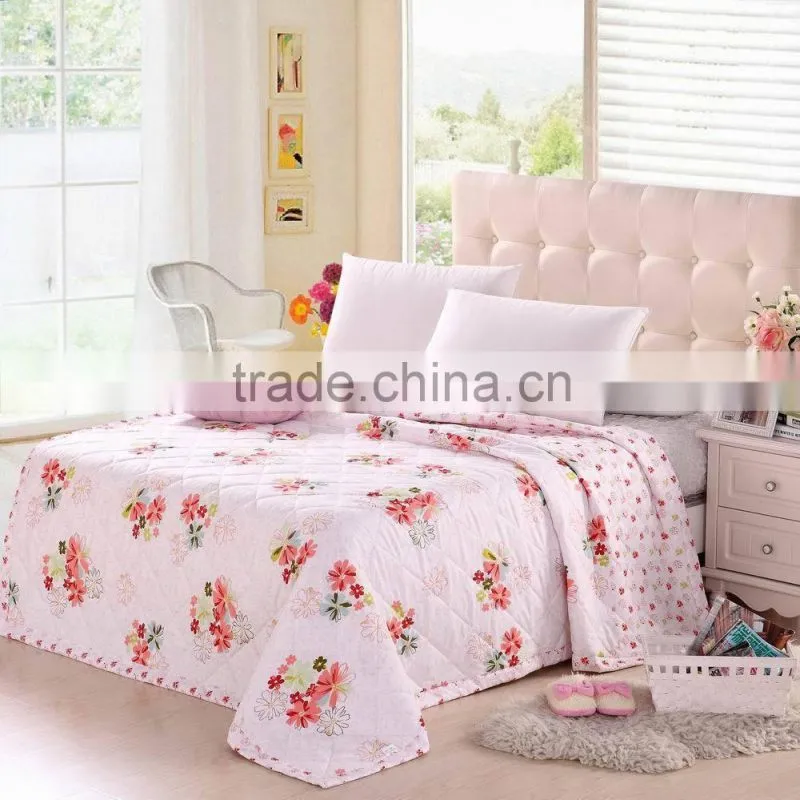 2015 High quality factory price The latest super soft cheap the 100% silk floss thin bed quilt wholesale