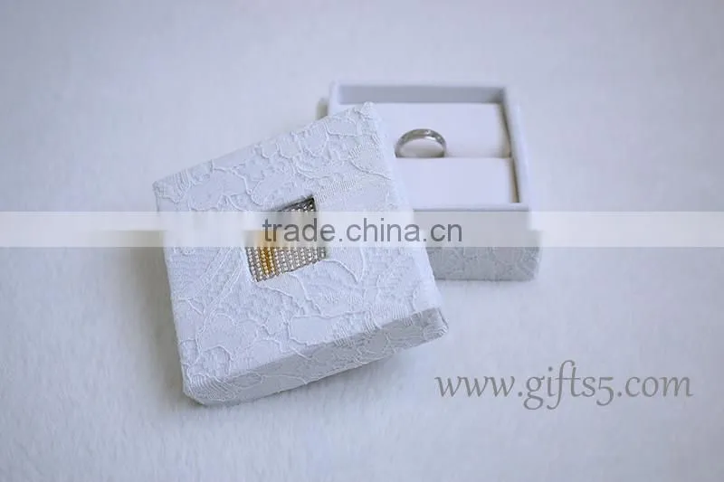 Custom Elegant Proposal Jewelry Ring Gift Box Wedding Ring Box with beaded name plate of F