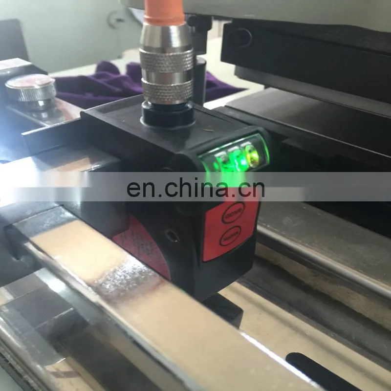 UTM420 Automatic Flatbed Pet laser label Die Cutting Machine, Flat bed hot stamping sticker punching press cutter