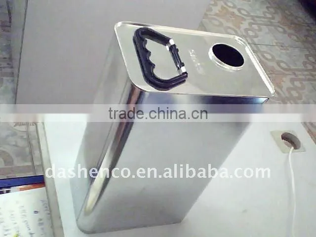 5L square chemical can with plastic handle