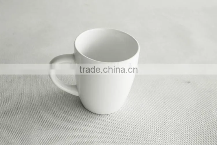 Wholesale cheap ceramic dinner set, customized porcelain dinnerware set for restaurant